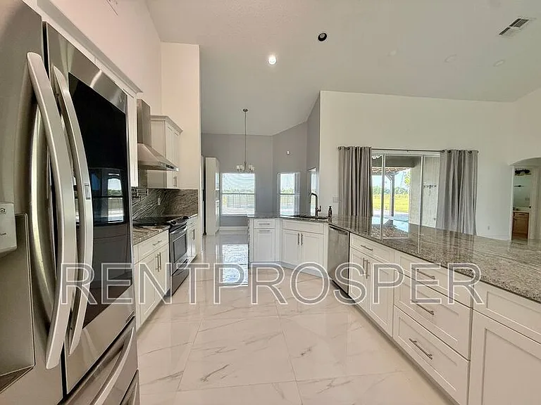 11400 Lovers Ln — Photo 5