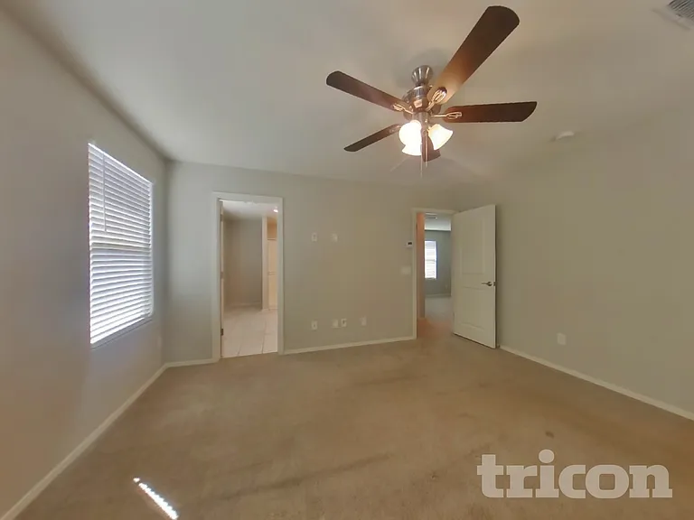 18249 N Clarence Ln — Photo 7