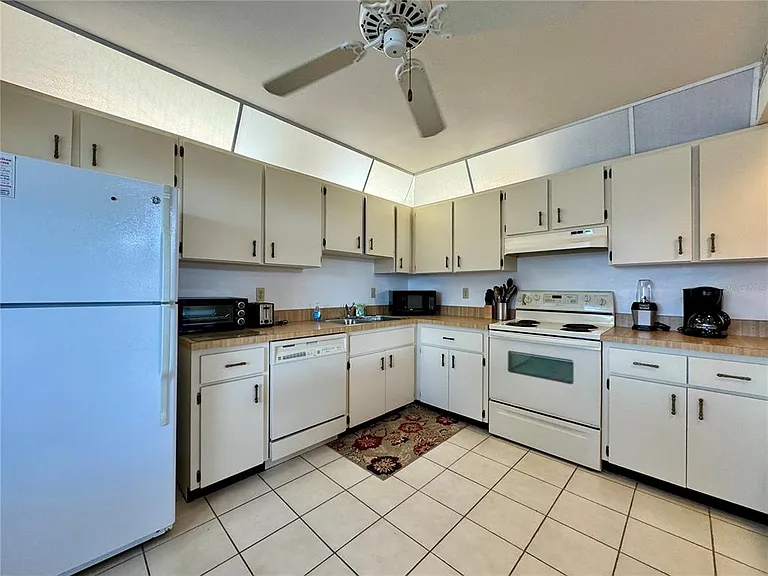 5400 34th St W #12H — Photo 6