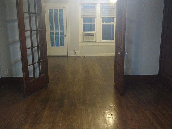 4th image of 1030 Maryland St