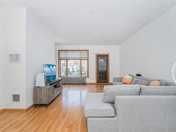 5th image of 2071 E 35th St