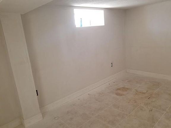 2nd image of 25 Monk St #B