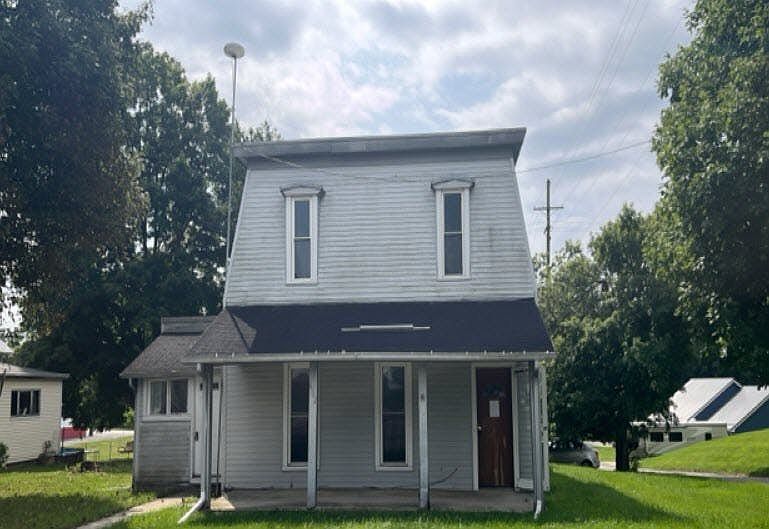 1st image of 602 E North St