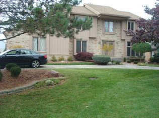 37627 Dorchester Dr, Farmington Hills, MI 48331