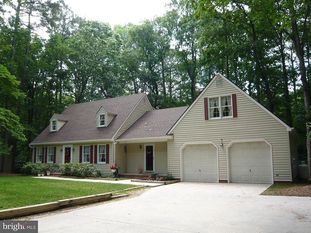 810 Friar Tuck Ln photo 1