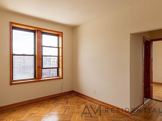 1st image of 1462 Ovington Ave #B5