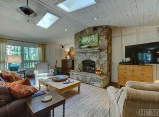 1106 Cherokee Trl, Sapphire, NC 28774