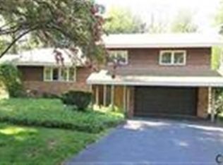 2416 Brookshire Dr, Niskayuna, NY 12309
