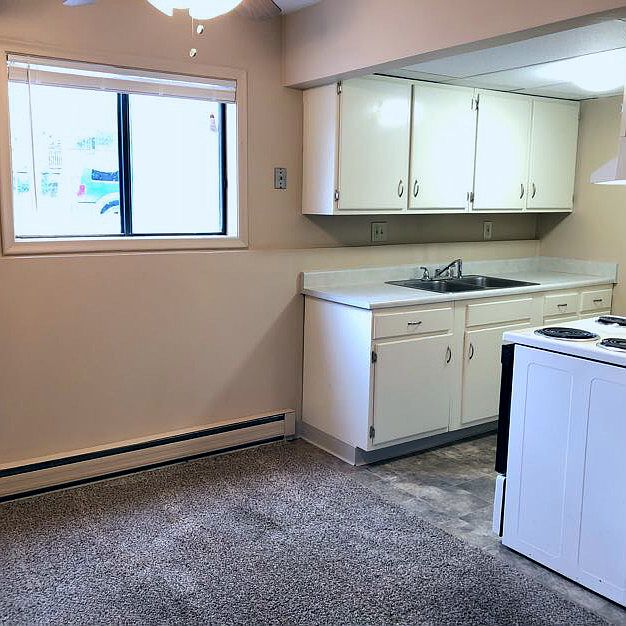 1st image of 3811 Sandhurst Dr APT 109