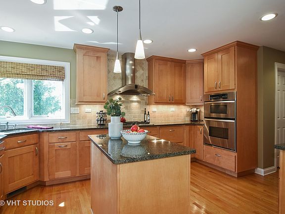2nd image of 461 Vermont Dr