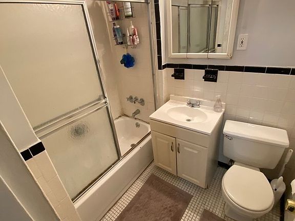 5th image of 247 E 33rd St #5E