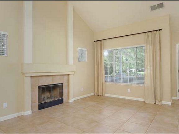 5th image of 372 Parker Dr