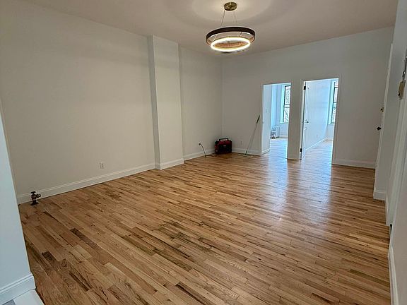 4th image of 279 Columbia St #1