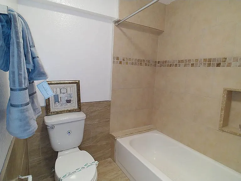 Five Star Suites — Photo 64