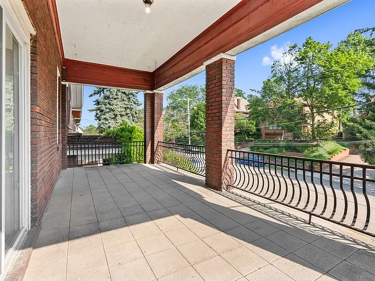 2nd Floor Front Porch