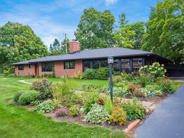 4215 Ongaro Dr, Columbus, OH 43204