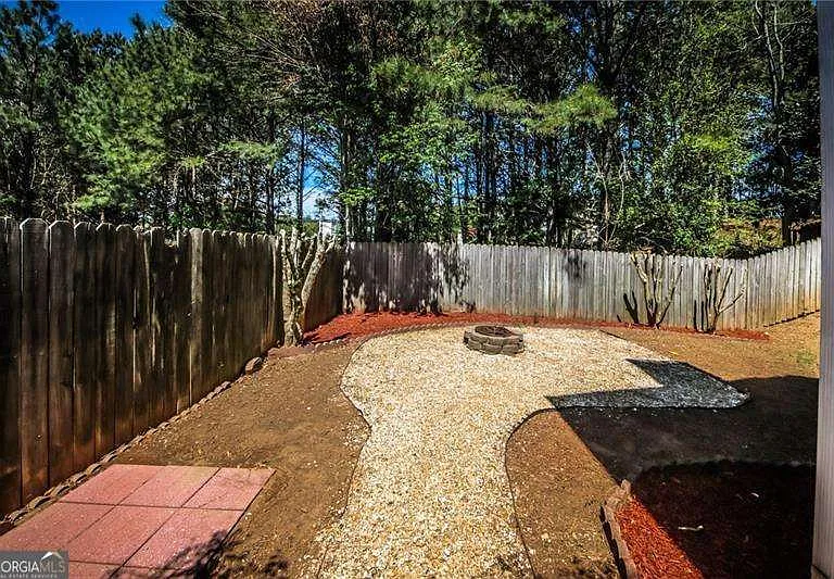 121 Stoneforest Dr — Photo 46