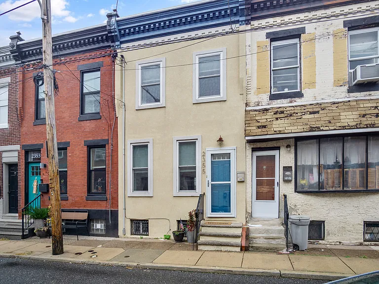 2355 E Harold St — Photo 15