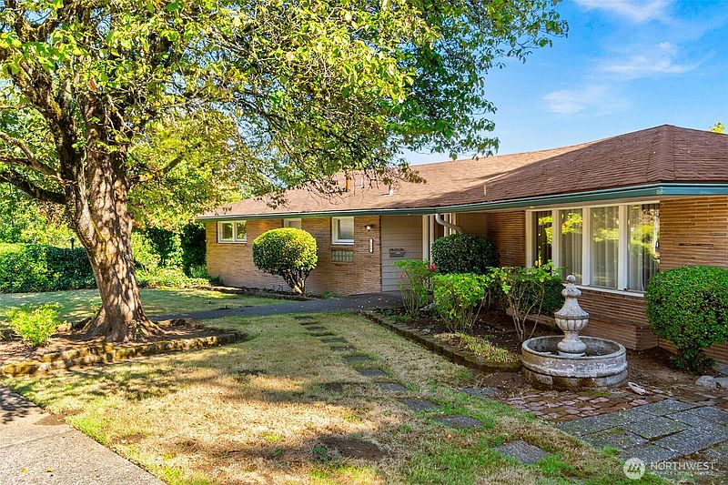 2nd image of 406 3rd Avenue SW