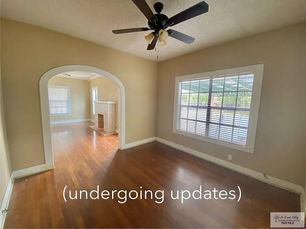 2 bed, 1.0 bath, 1281 sqft, $1,500 — Photo 2