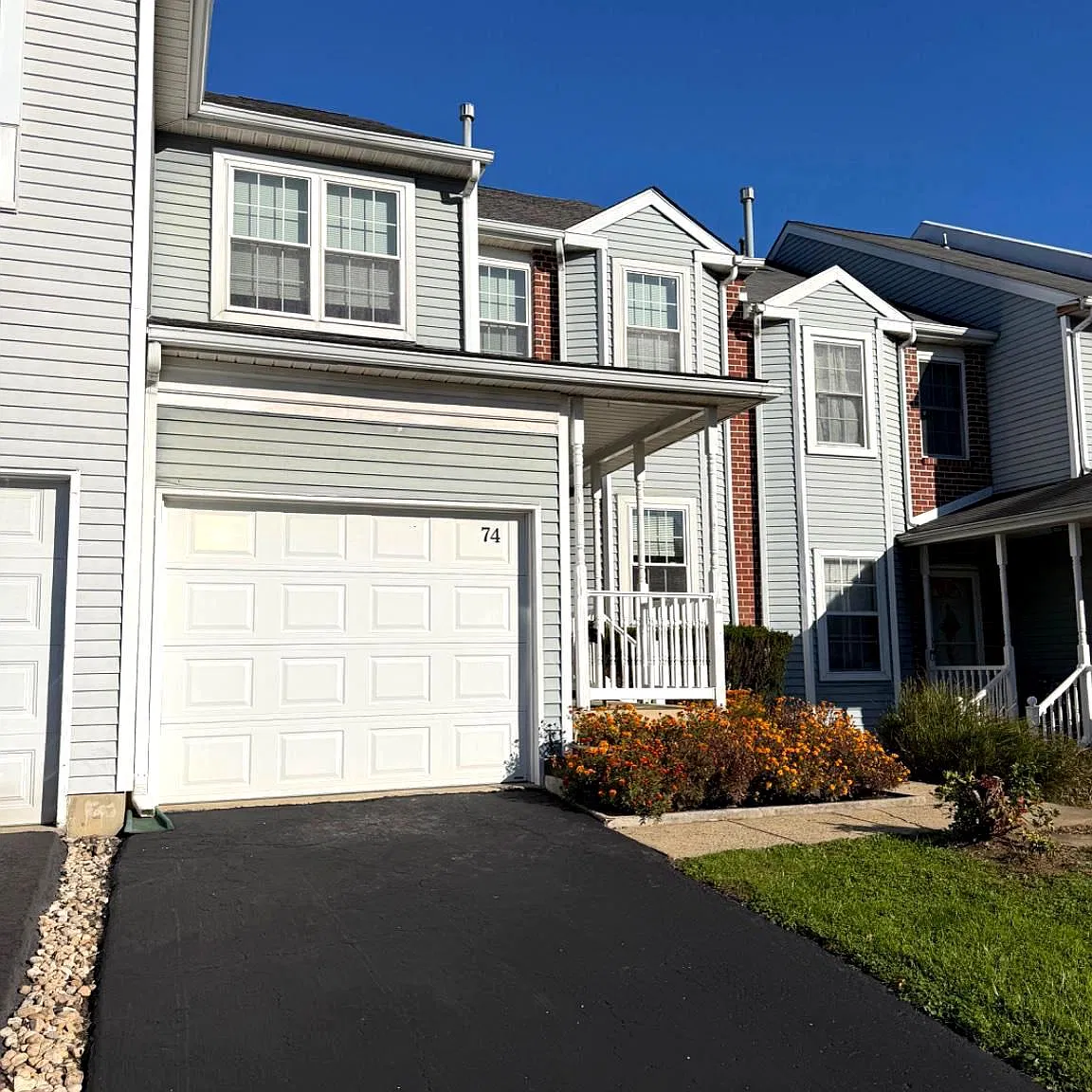 3 bed, 2.5 bath, 1760 sqft, $3,100 — Photo 1