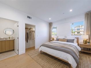 5935 Woodman Ave #C, Van Nuys, CA 91401