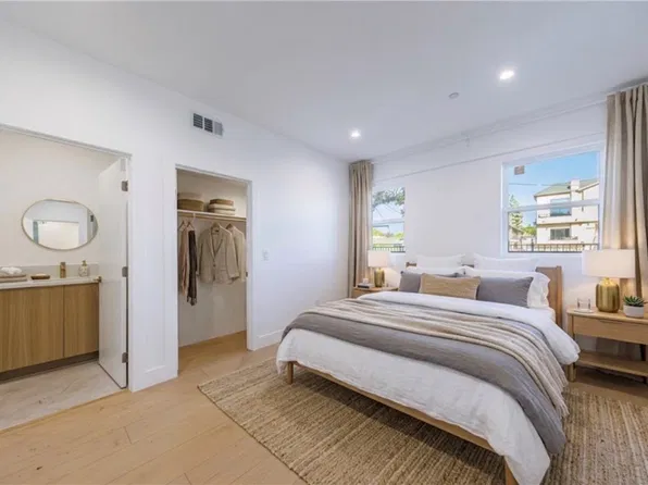 5935 Woodman Ave, Van Nuys, CA