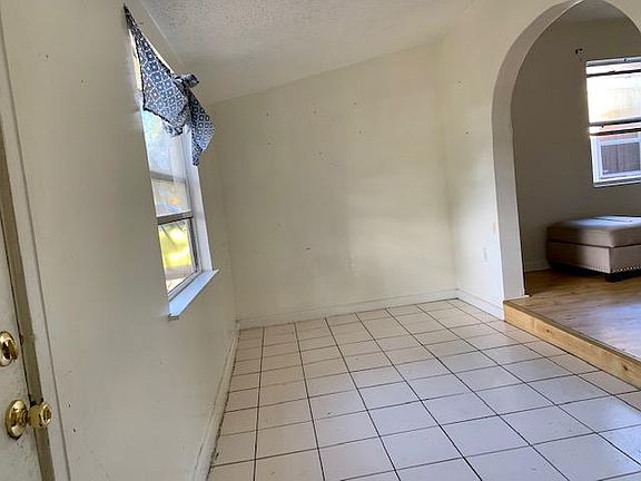 2nd image of 637 38th Ave S