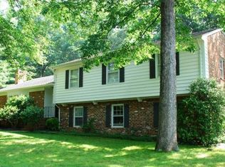 2401 Kings Lynn Rd, Midlothian, VA 23113