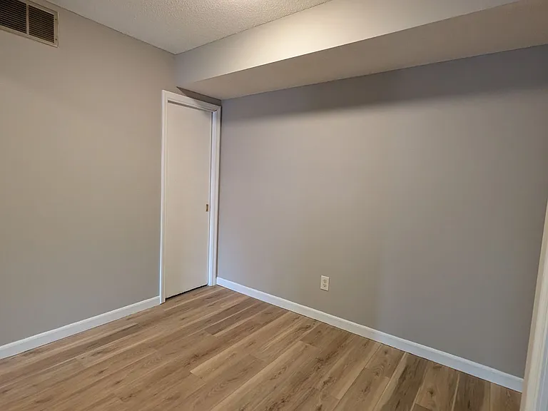 906 E Harding Dr #204 — Photo 6