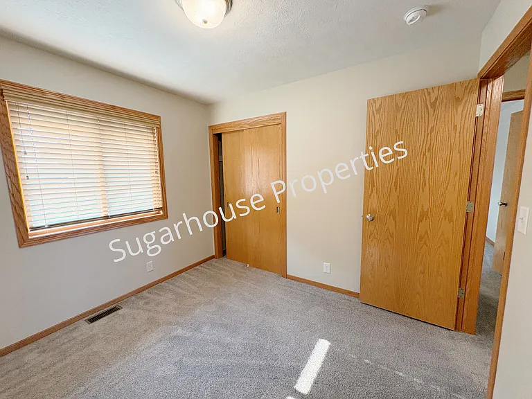 1721 SW 27th St — Photo 15