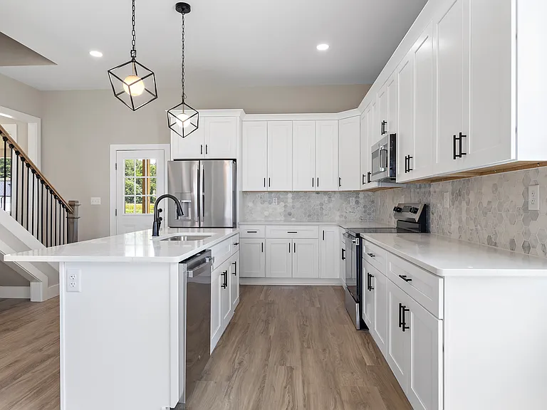 4529 Alliance Rd — Photo 2