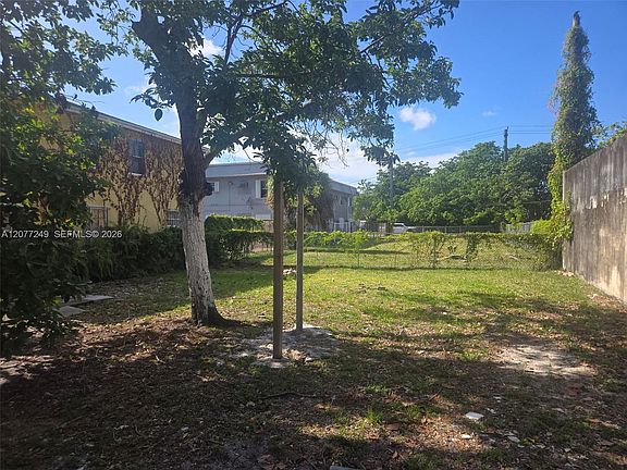 5th image of 1021 NW 28th St