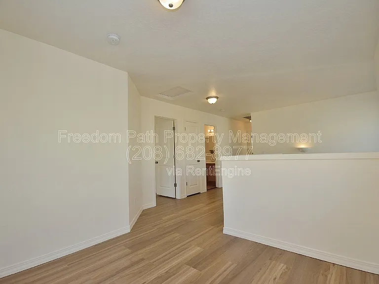 7830 N Mather Ct — Photo 17