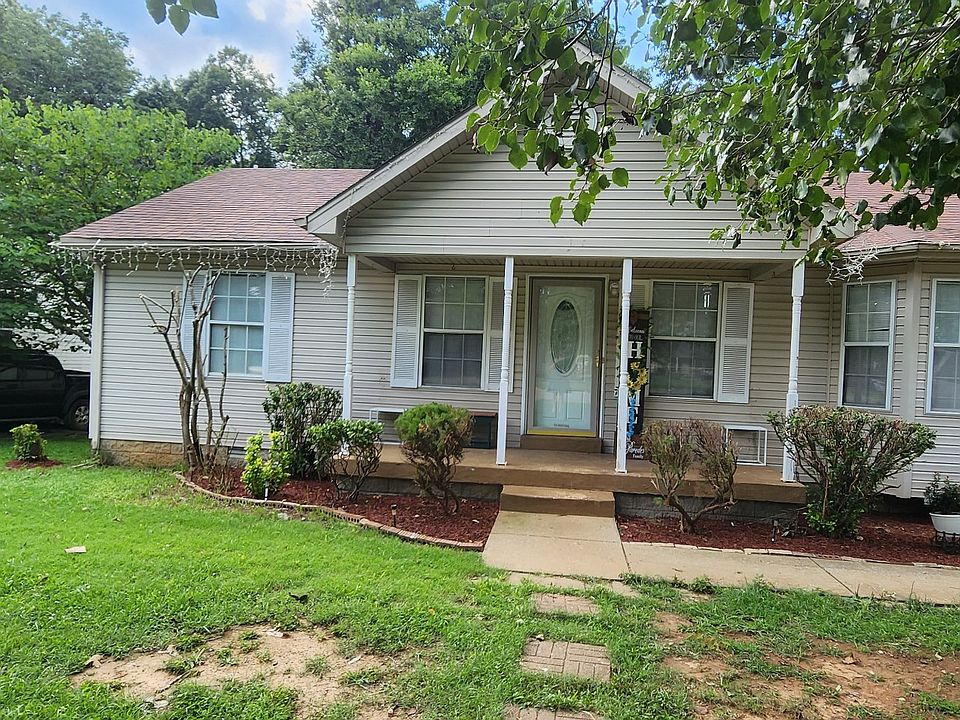 2nd image of 4895 Peppertree Dr