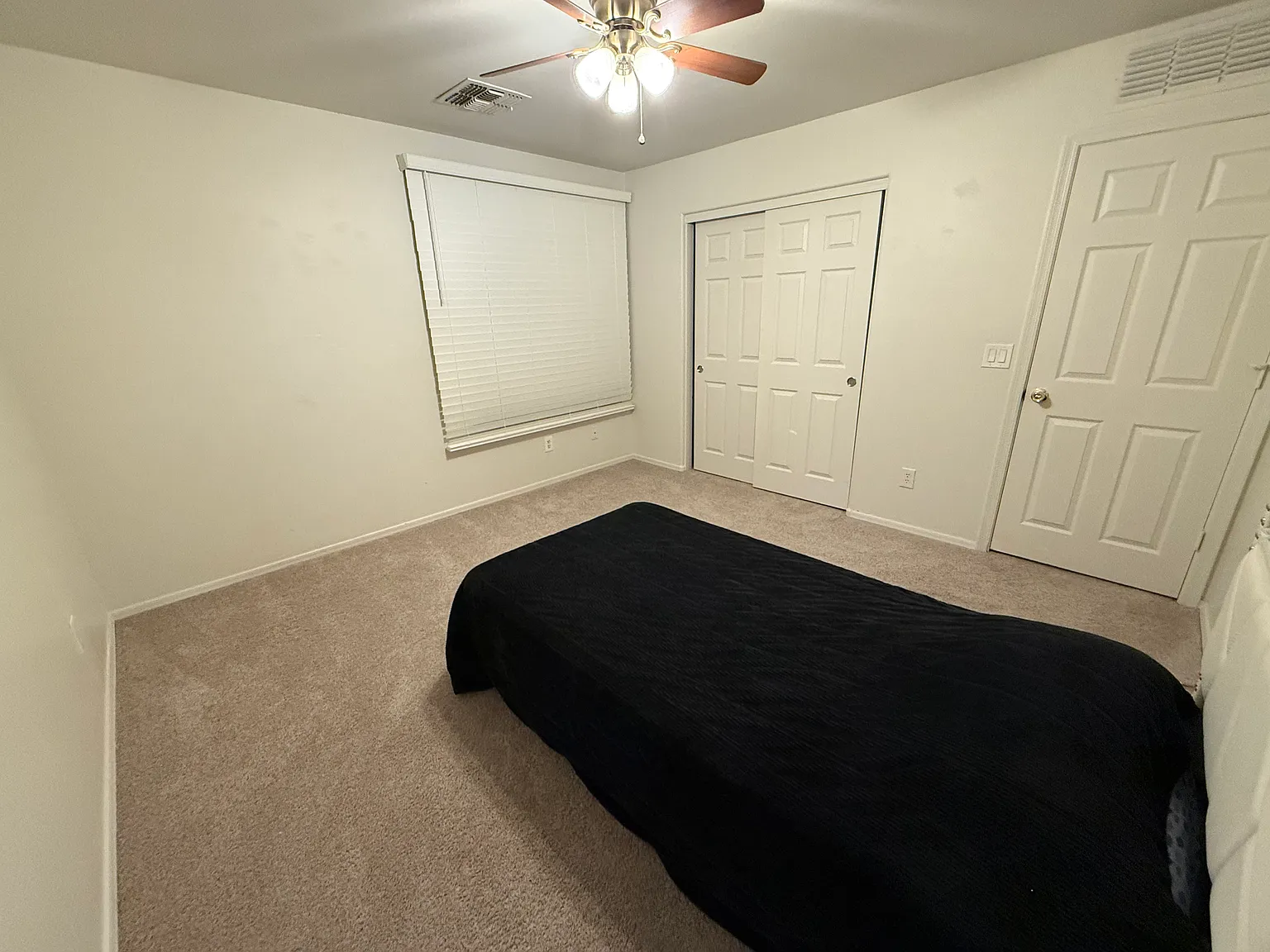 Bedroom — Photo 3