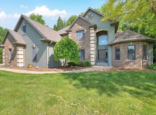W3866 Lone Oak Dr, Appleton, WI 54913