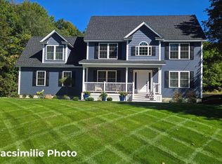 14 Lovell Road, Stratham, NH 03885