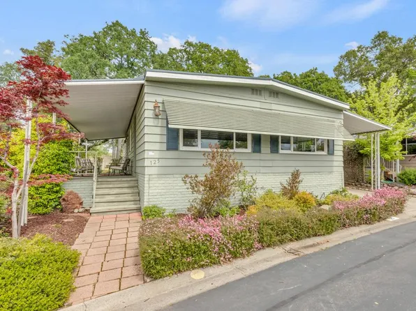 125 Leafwood Way, Folsom, CA 95630