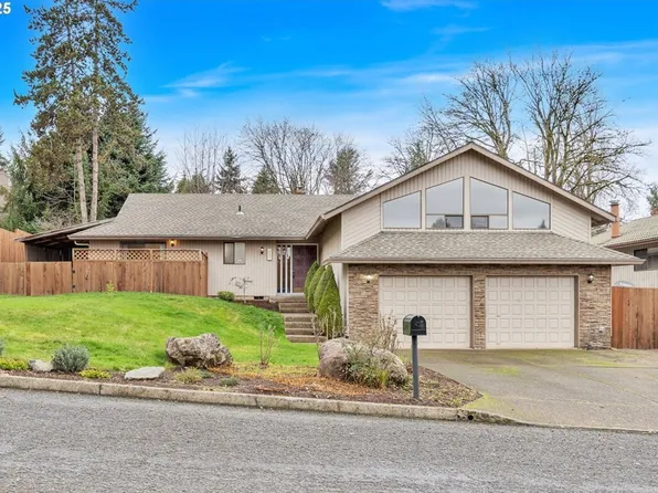 16981 Stanhelma Dr, Gladstone, OR 97027