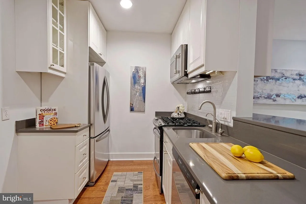 2 bed, 646 sqft, $2,995 — Photo 2