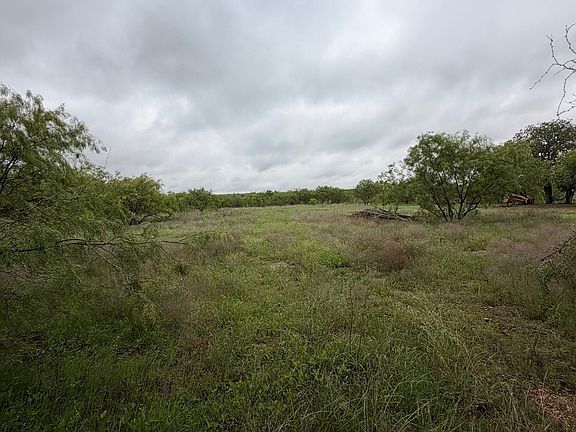 4th image of 941 Wagoner Rd