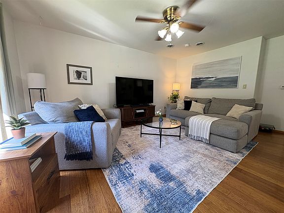 2nd image of 3211 56th St