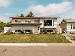 2009 W 17th St N, Lethbridge, AB T1H 4W8