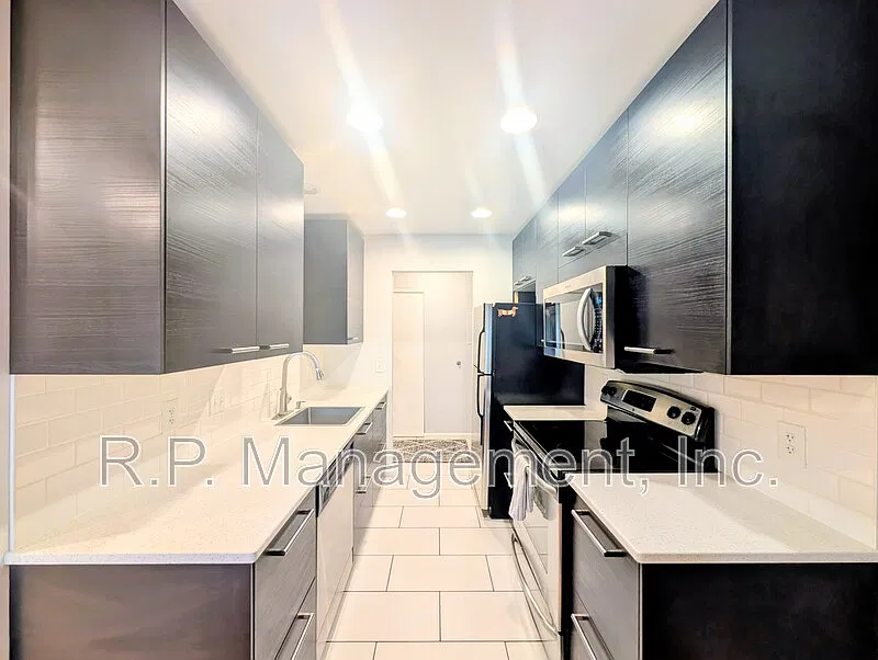 2 bed, 1.0 bath, 1060 sqft, $1,997 — Photo 4