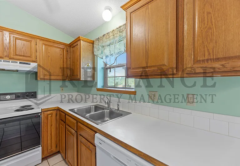8502 W Westlawn Cir — Photo 9