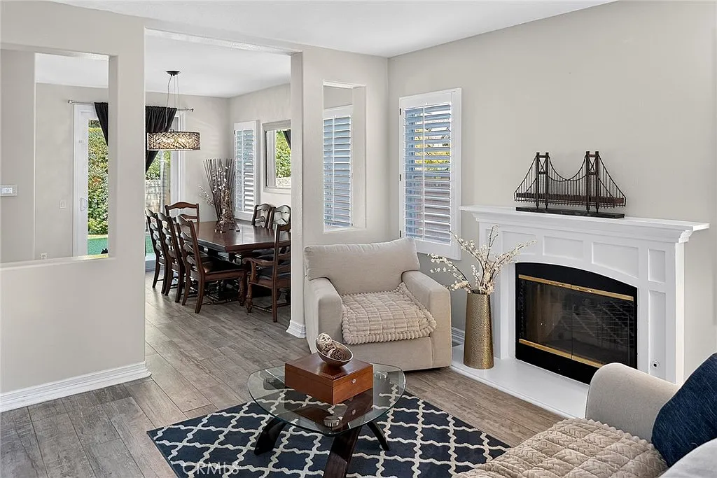 4 bed, 2119 sqft, $5,500 — Photo 4