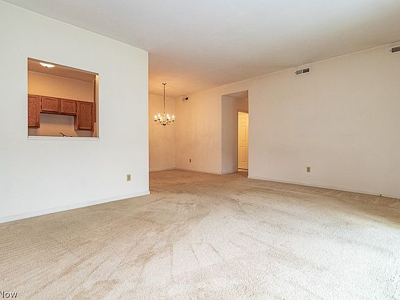 3rd image of 7183 Village Dr