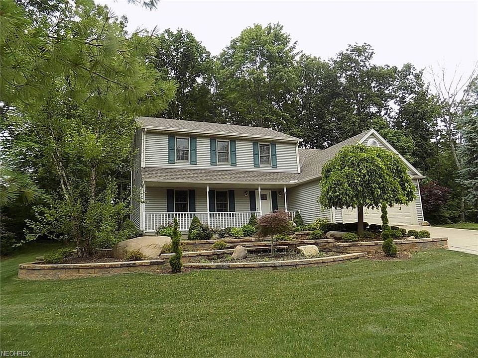 1st image of 689 Greenwood Ct