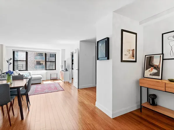 305 East 40th Street image 1 of 10